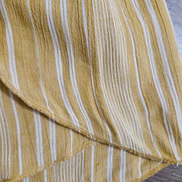 American Eagle Outfitters AEO Yellow Gold and White Striped Flowy Shorts XS - Picture 4 of 11